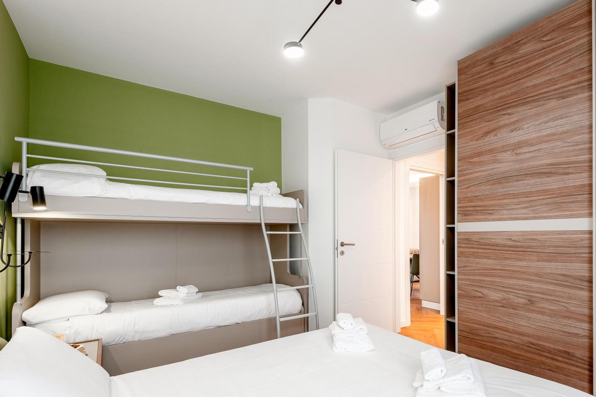 Stayeasy Argelati40 - Penthouse With 2 Bedrooms, 2 Bathrooms And Terrace - Navigli Милан Экстерьер фото